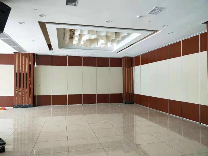 Elegant Banquet Hall Room Dividers / Heat Insulation Sliding Folding